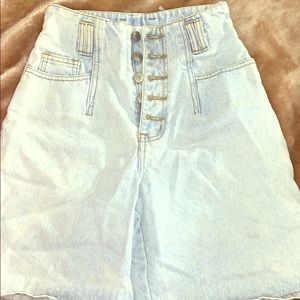 denim shorts, never worn thrifted !